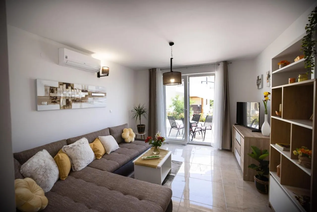 Apartmani Lelu Pridraga 0*,  Croatia