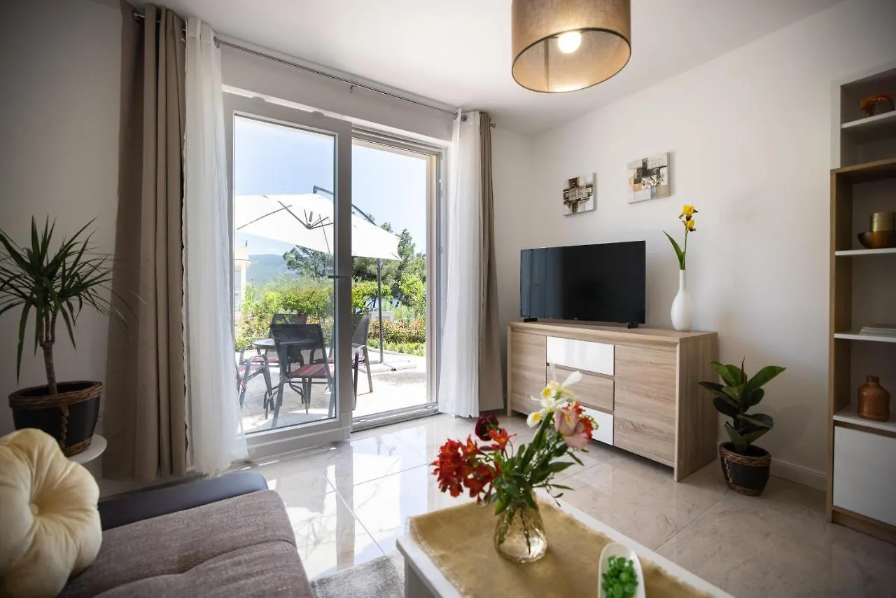 Apartment Apartmani Lelu Pridraga