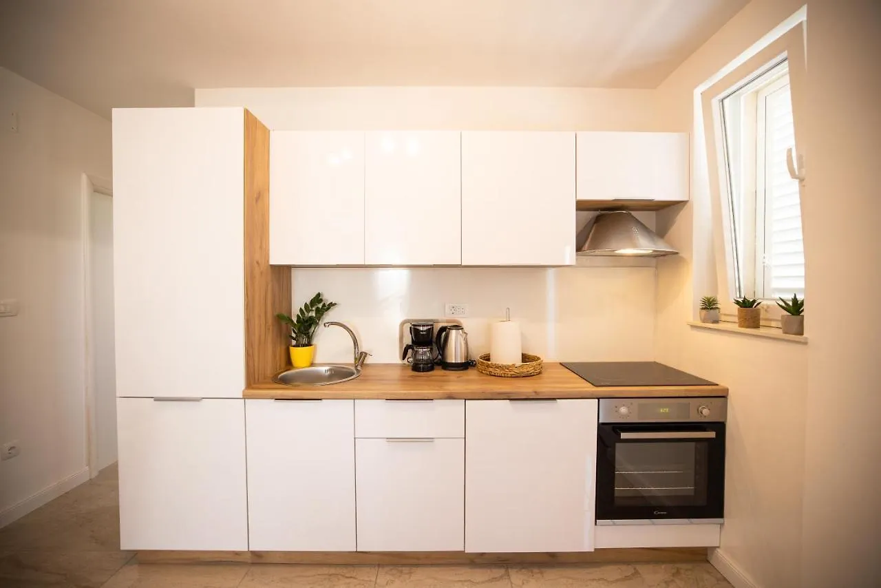 Apartmani Lelu Pridraga Apartment