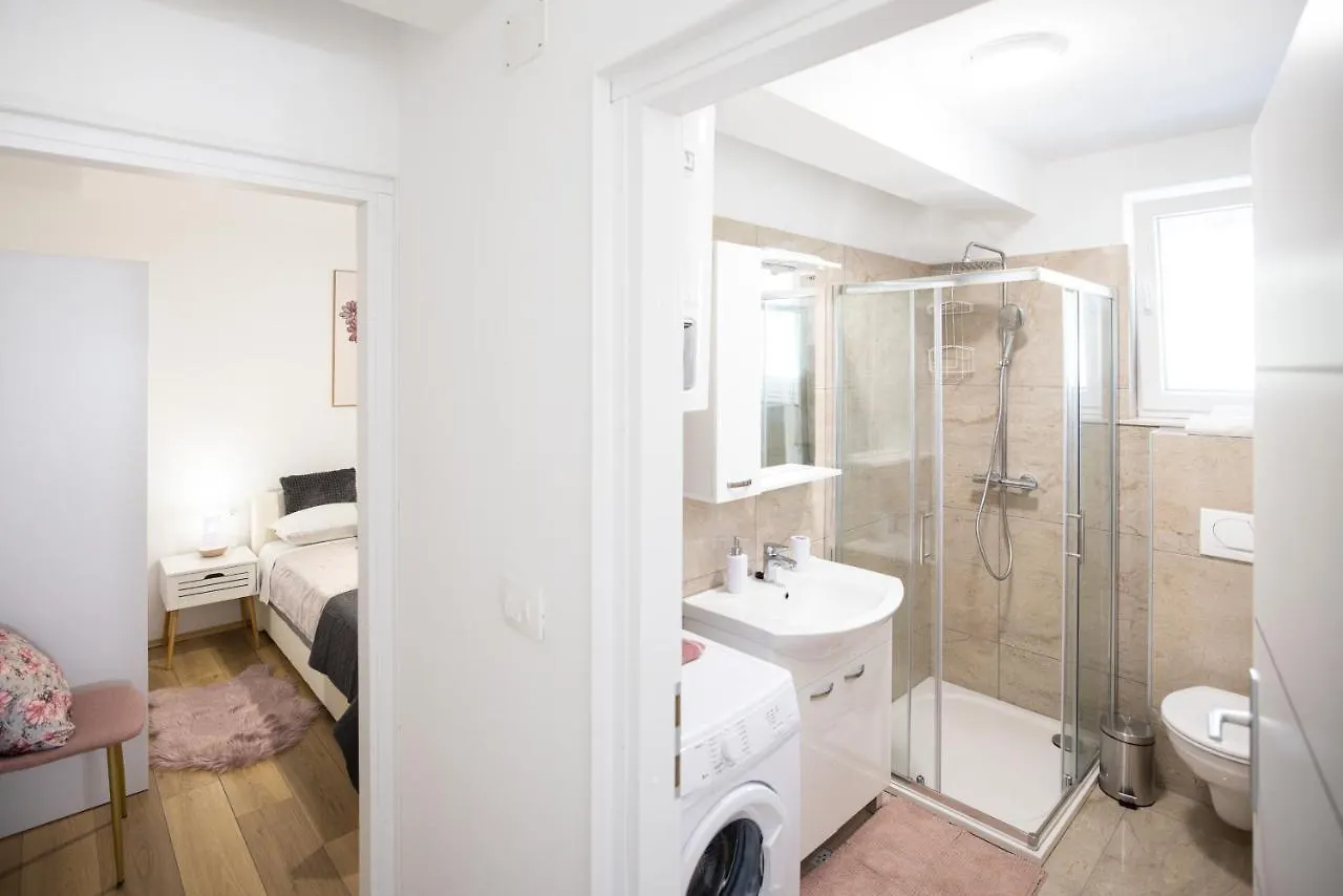 Apartmani Lelu Pridraga Apartment