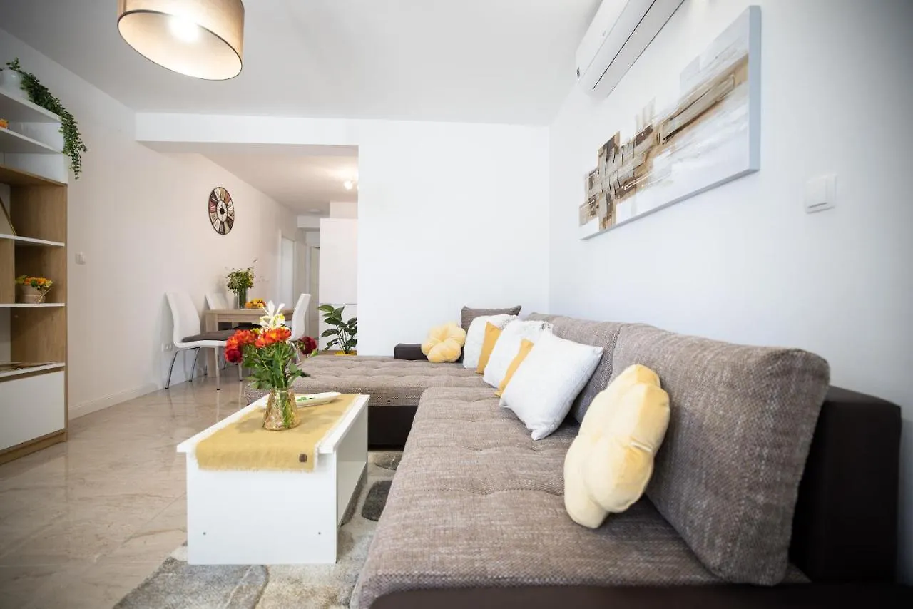 Apartmani Lelu Pridraga Apartment