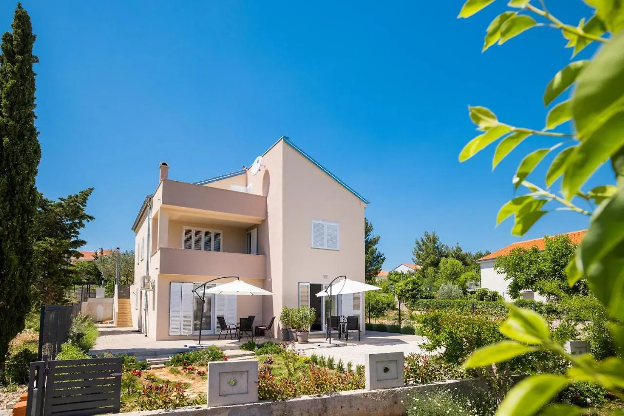 Apartmani Lelu Pridraga Apartment