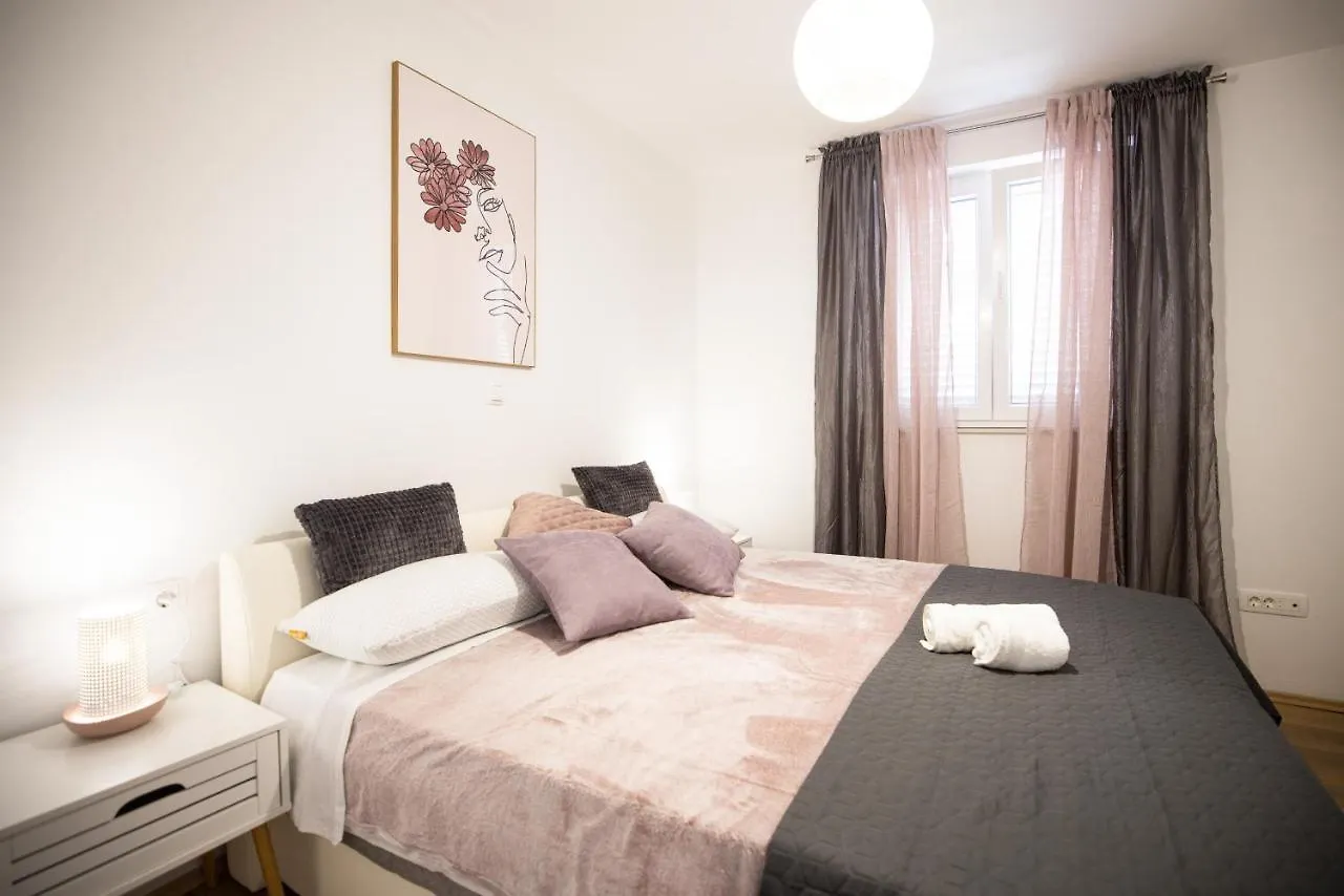 Apartmani Lelu Pridraga