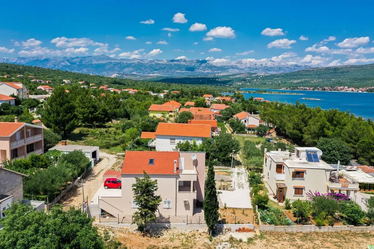 Apartmani Lelu Pridraga 0*,  Croatia