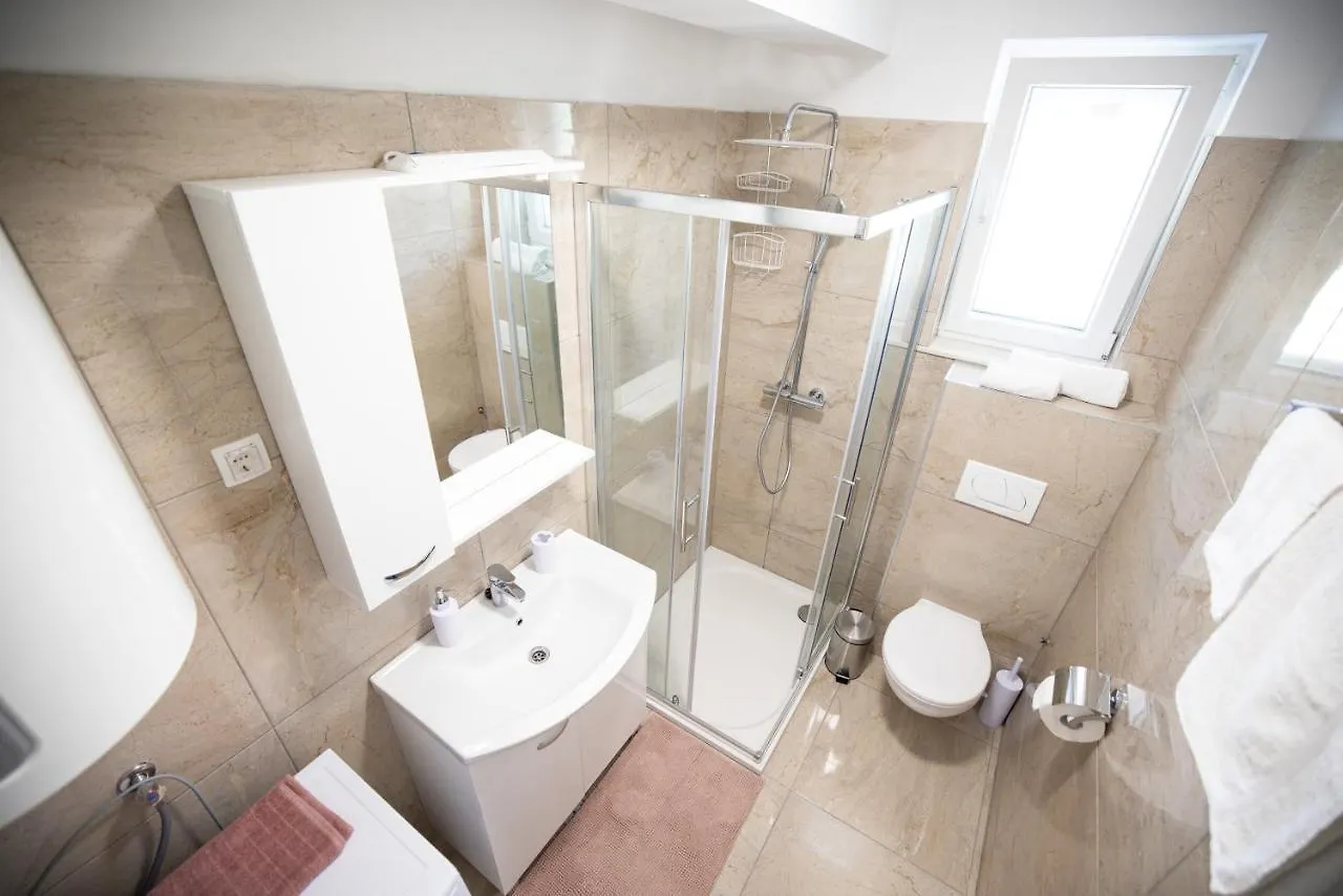 Apartmani Lelu Pridraga 0*,  Croatia