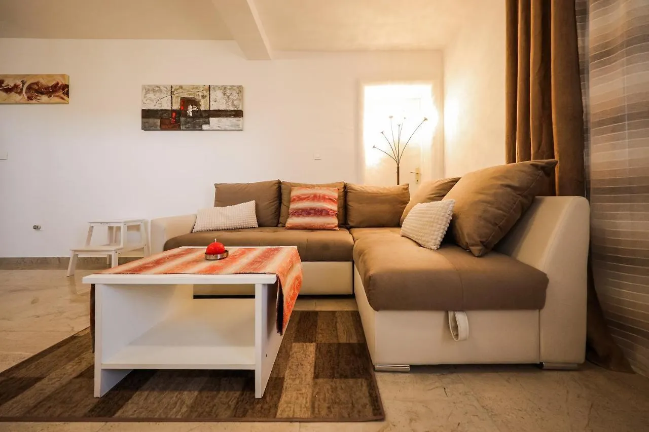 Apartment Apartmani Lelu Pridraga