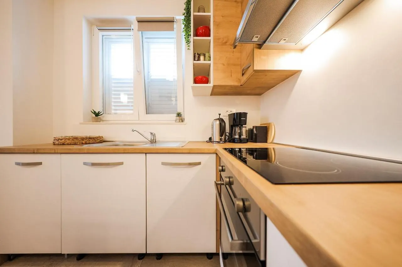Apartmani Lelu Pridraga