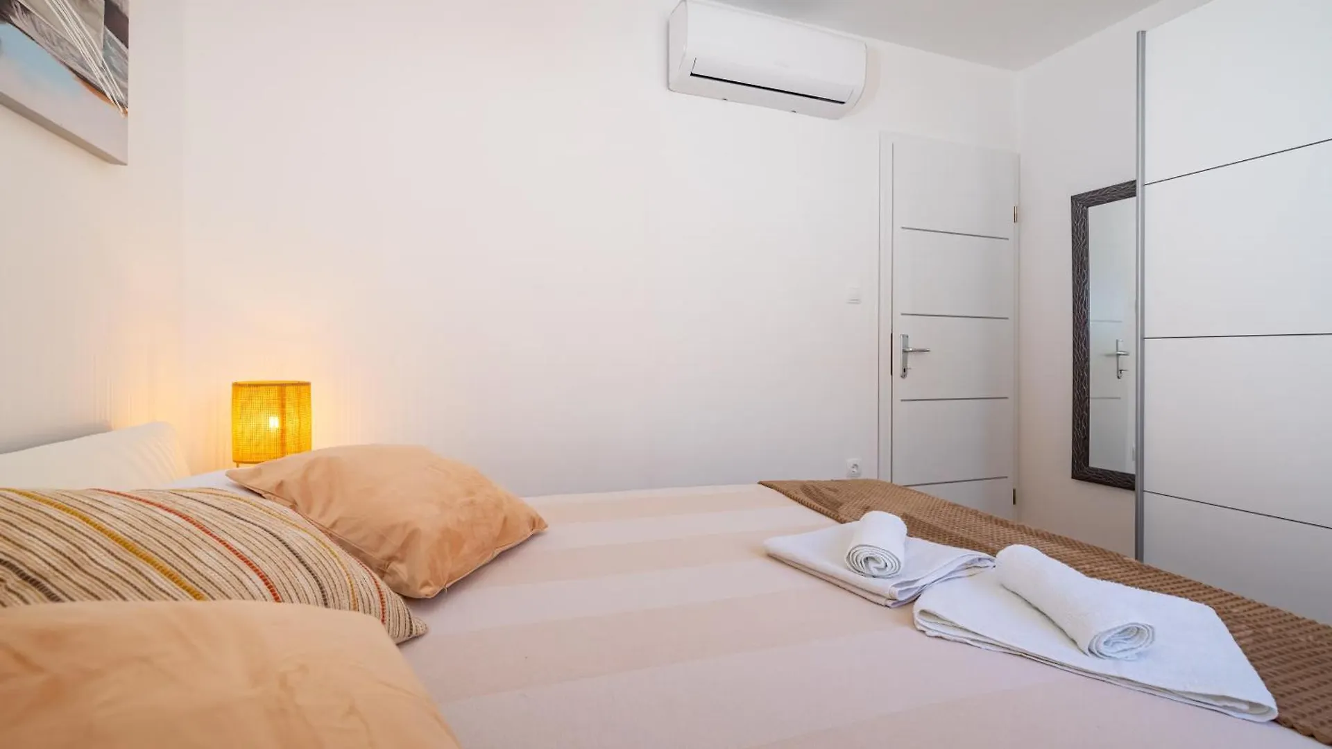 Apartmani Lelu Pridraga