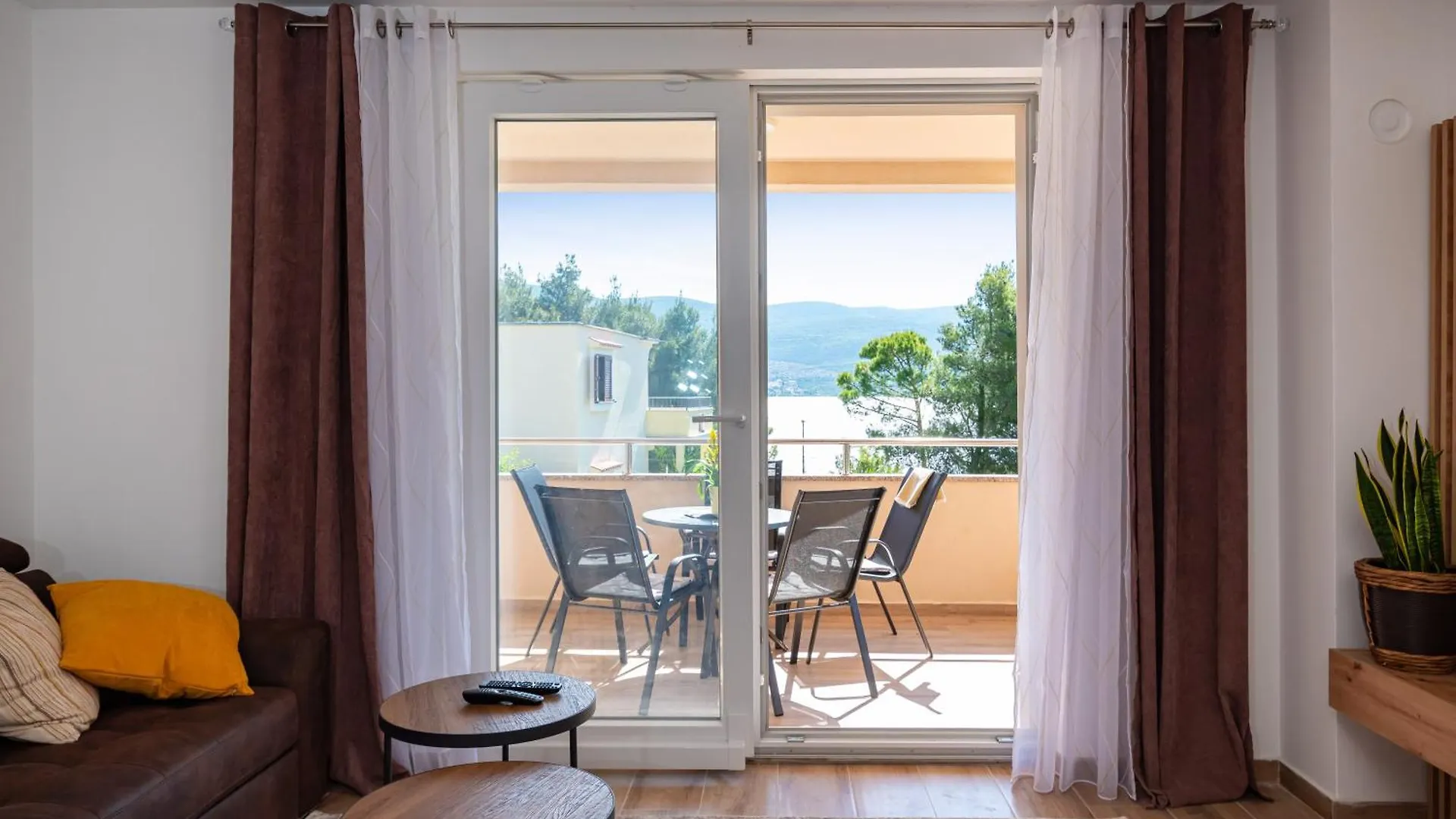 Apartment Apartmani Lelu Pridraga
