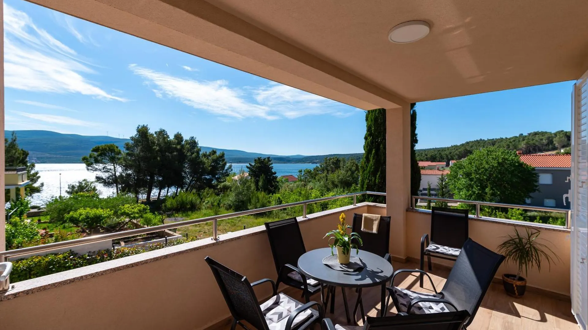Apartamento Apartmani Lelu Pridraga