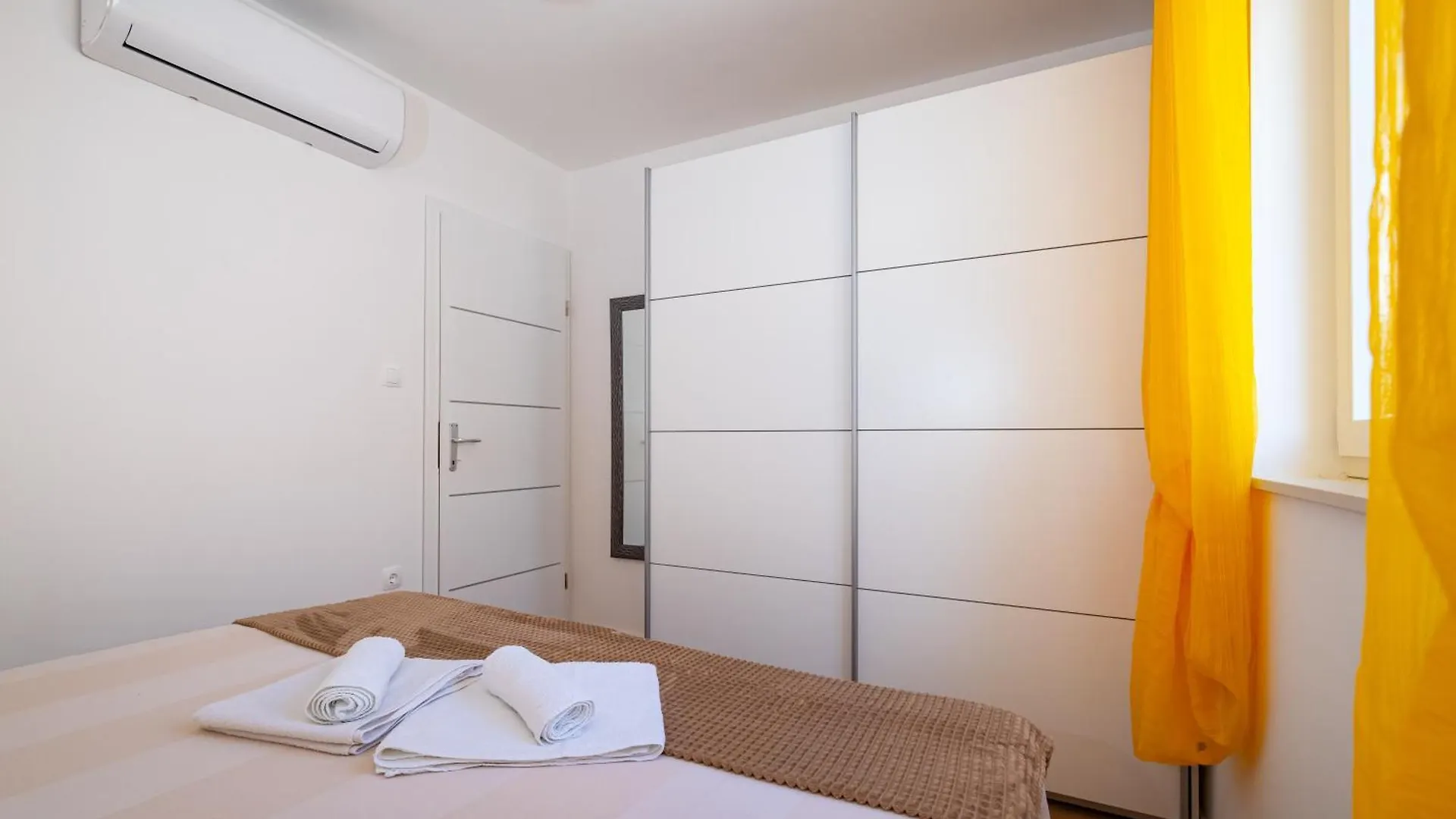 Apartmani Lelu Pridraga Apartment
