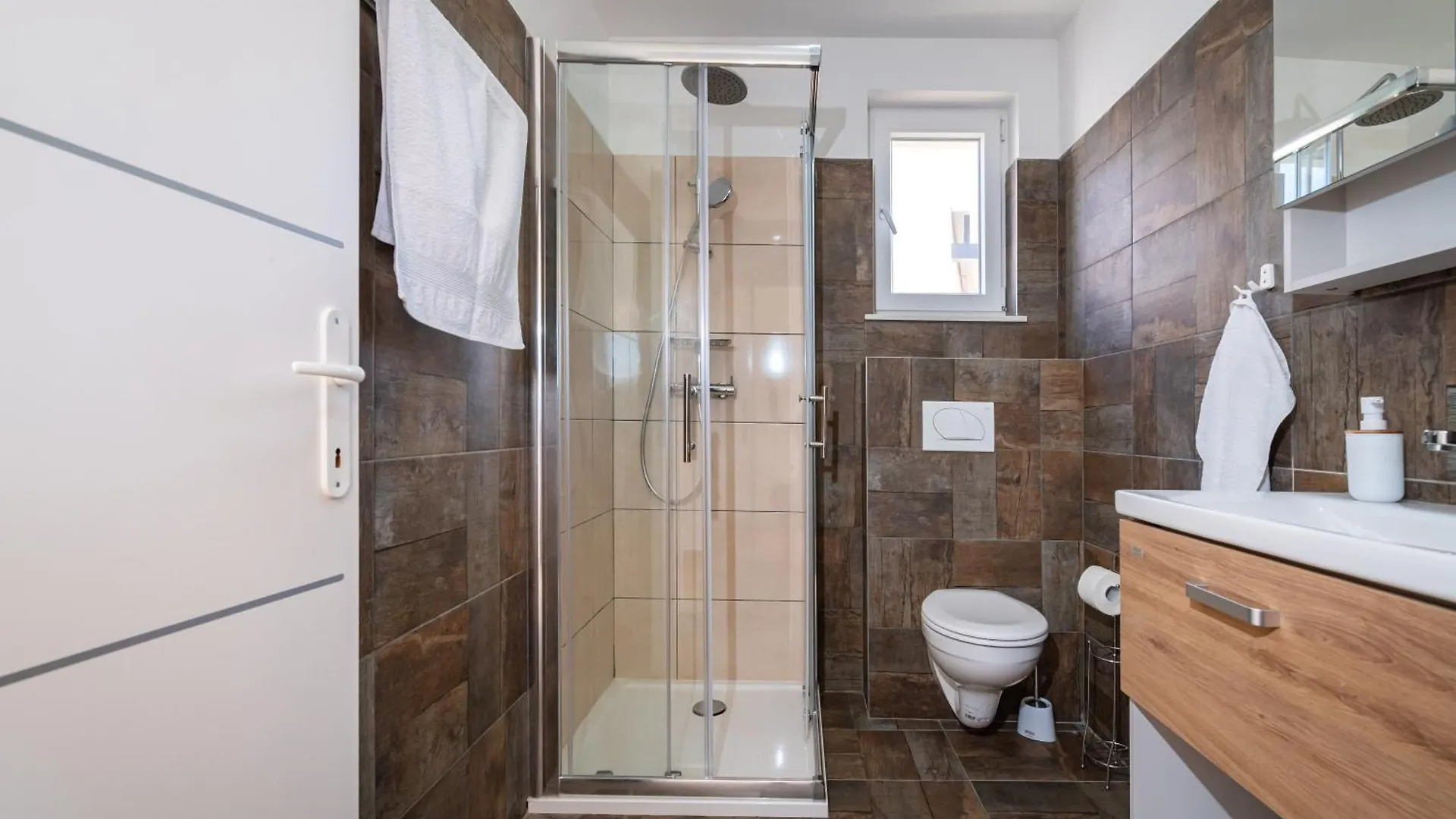 Apartment Apartmani Lelu Pridraga