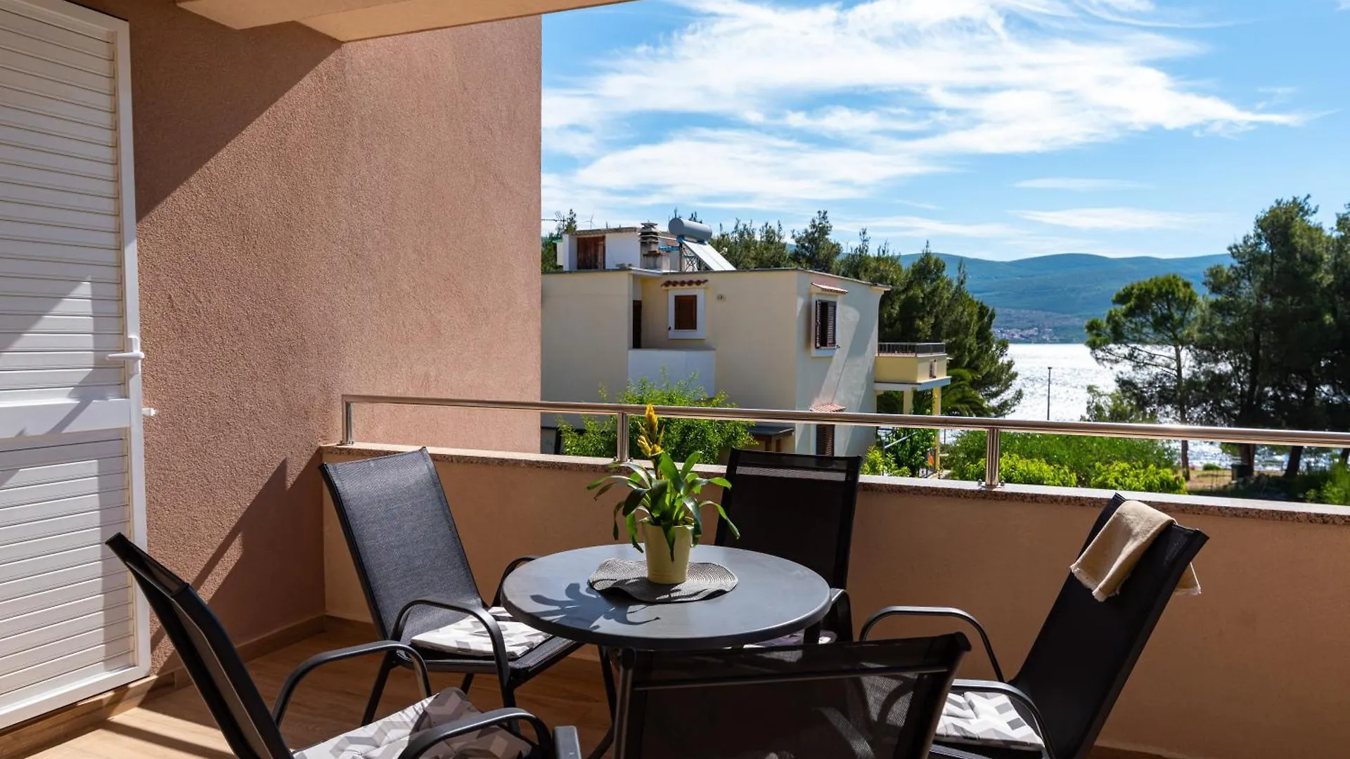Apartmani Lelu Pridraga 0*,  Croácia