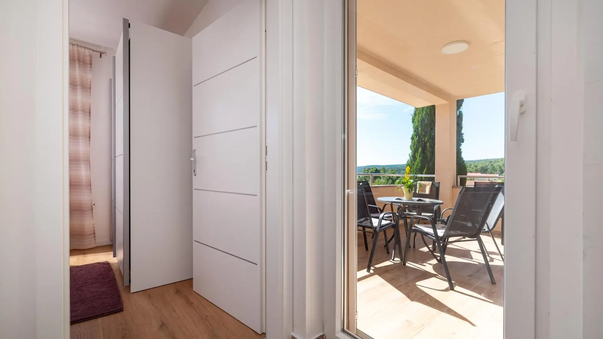 Apartment Apartmani Lelu Pridraga Croatia