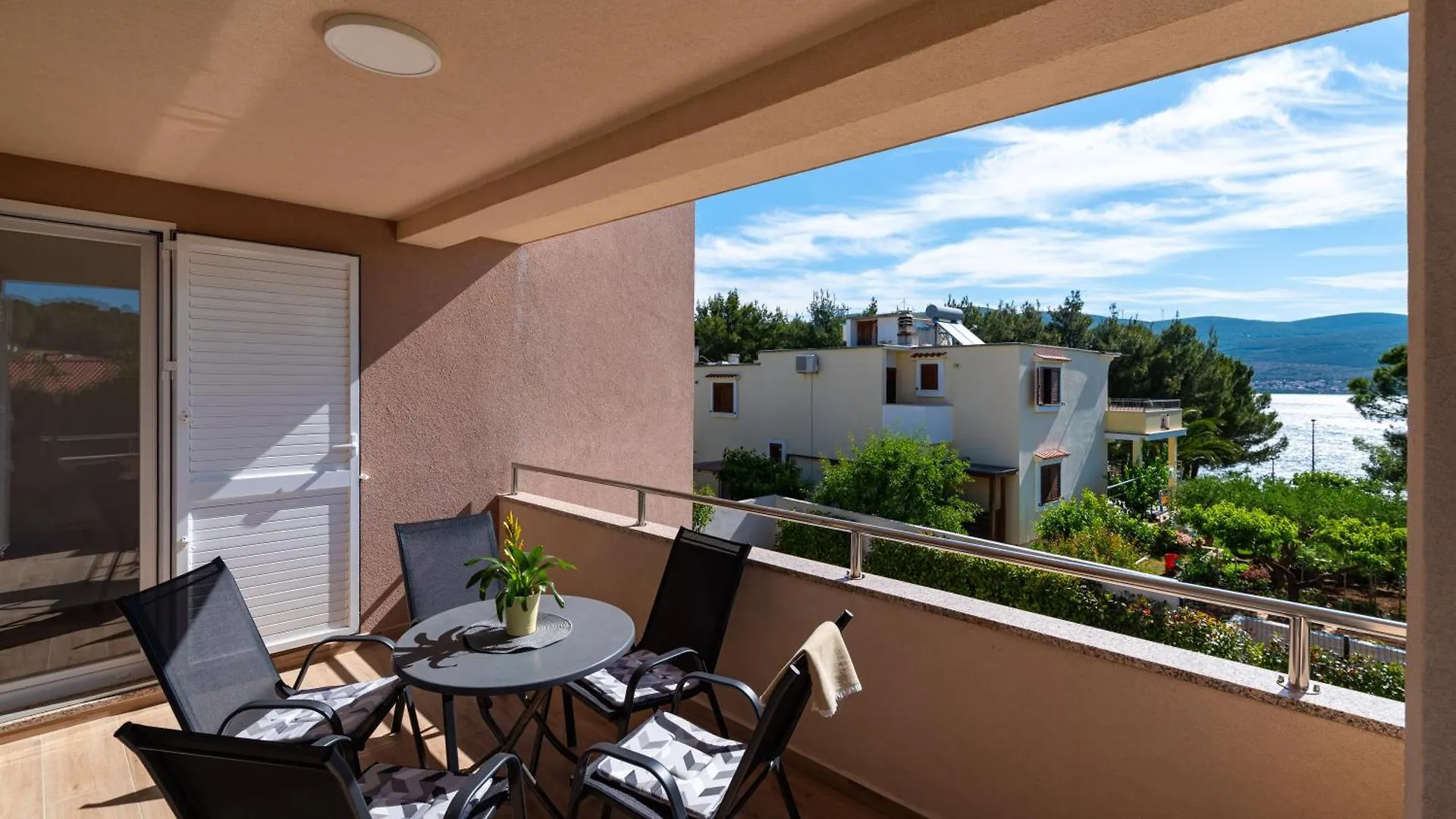 Apartment Apartmani Lelu Pridraga Croatia