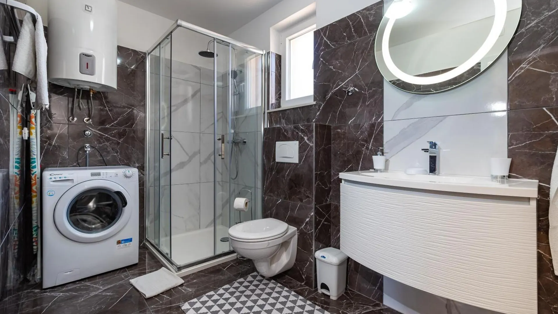 Apartment Apartmani Lelu Pridraga Croatia